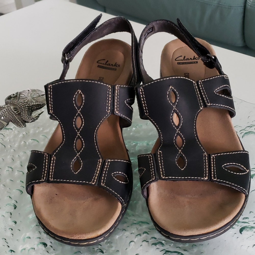 Clarks black sandels